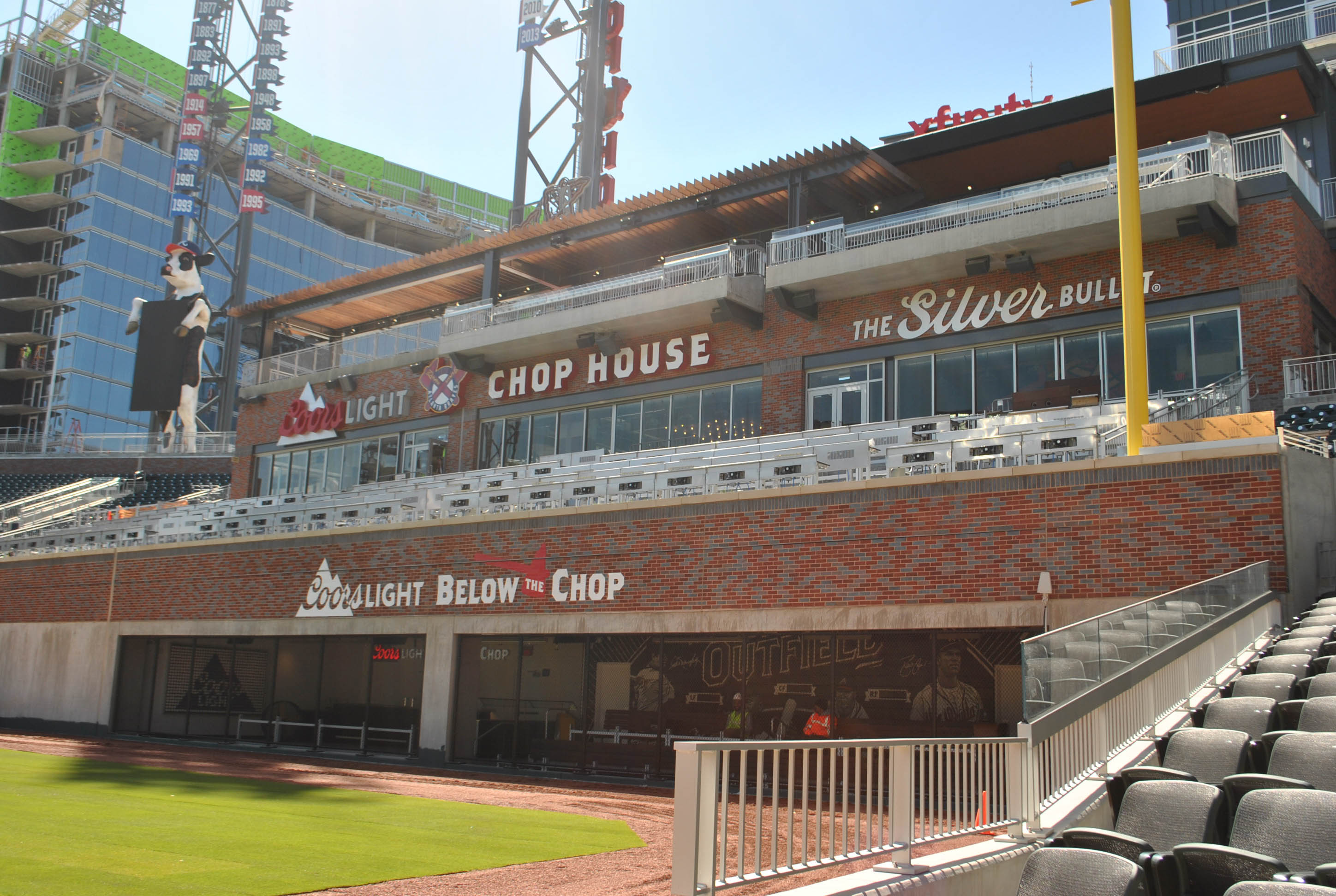 11alive com take a tasting tour of new food at suntrust park coors light chop house